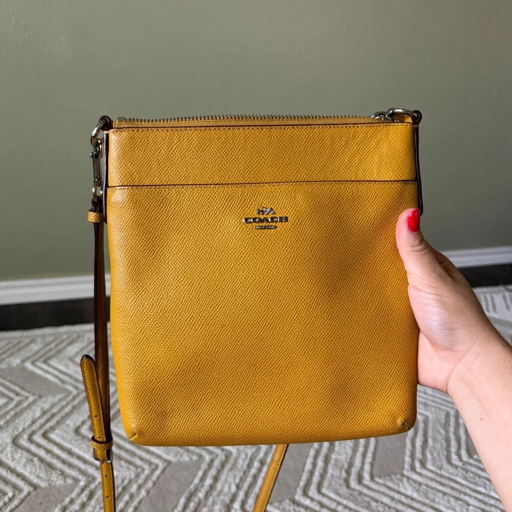 Coach honeycomb yellow